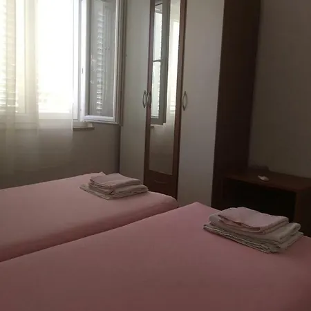 Goran's Place 2* هفار