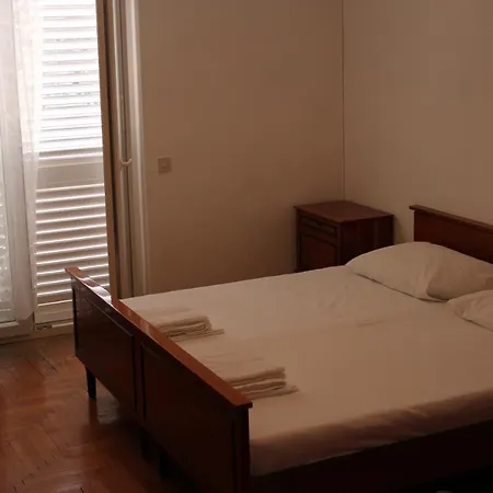 Goran's Place フヴァル