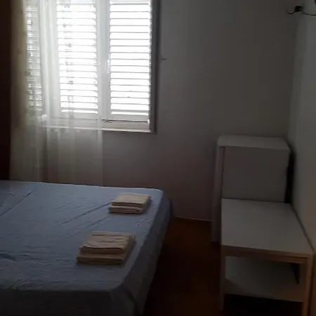 Goran's Place 2* フヴァル