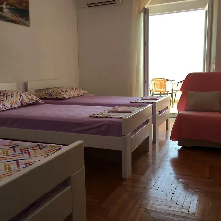 Goran's Place フヴァル