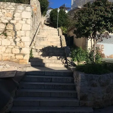 Goran's Place 赫瓦尔