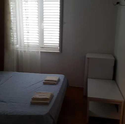 Goran's Place 2* Hvar Town