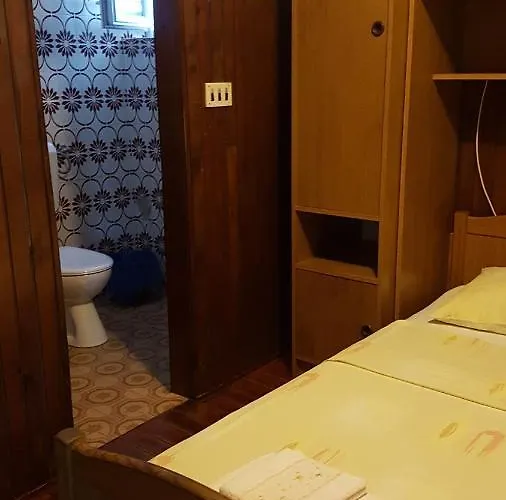 Goran's Place Guest house 2*